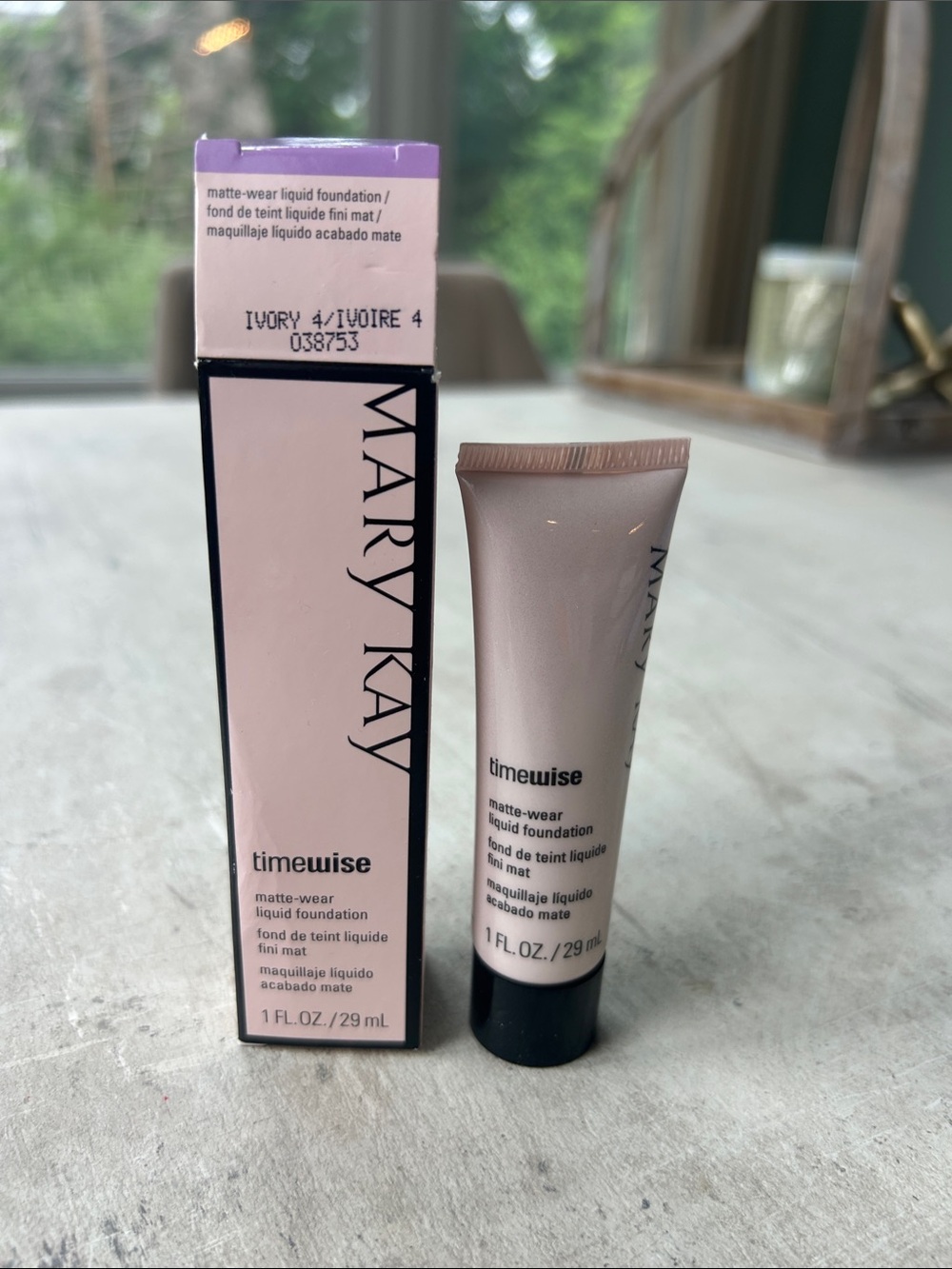 Mary Kay Timewise Liquid Foundation - Ivory 4 NIB